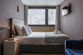 Beautiful mountain view studio by the lake